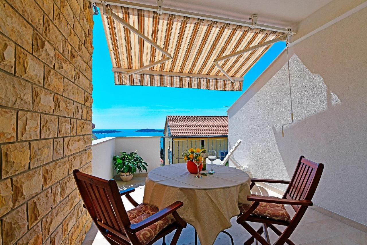Apartments Tamara Hvar Town Luaran gambar